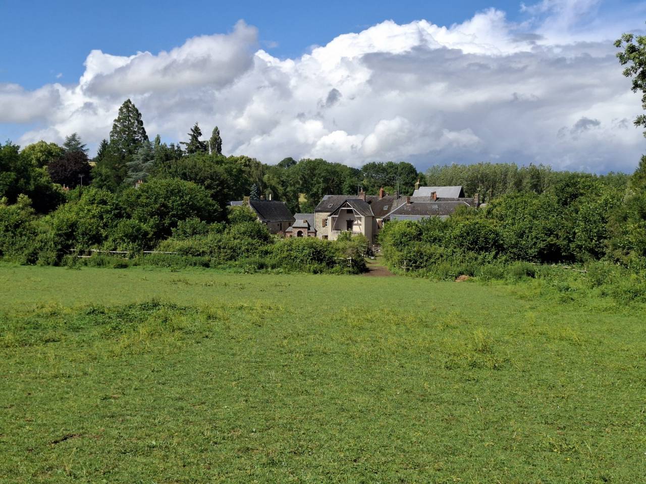 Cuadra de propietarios En venta Mayenne