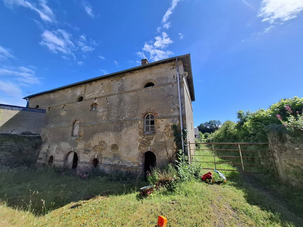 Cuadra de propietarios En venta Mayenne