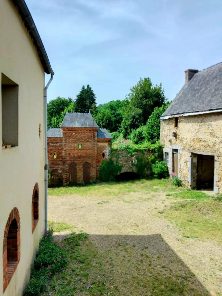 Cuadra de propietarios En venta Mayenne