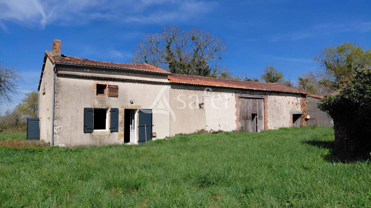 Explotaci&oacute;n agr&iacute;cola En venta Vienne