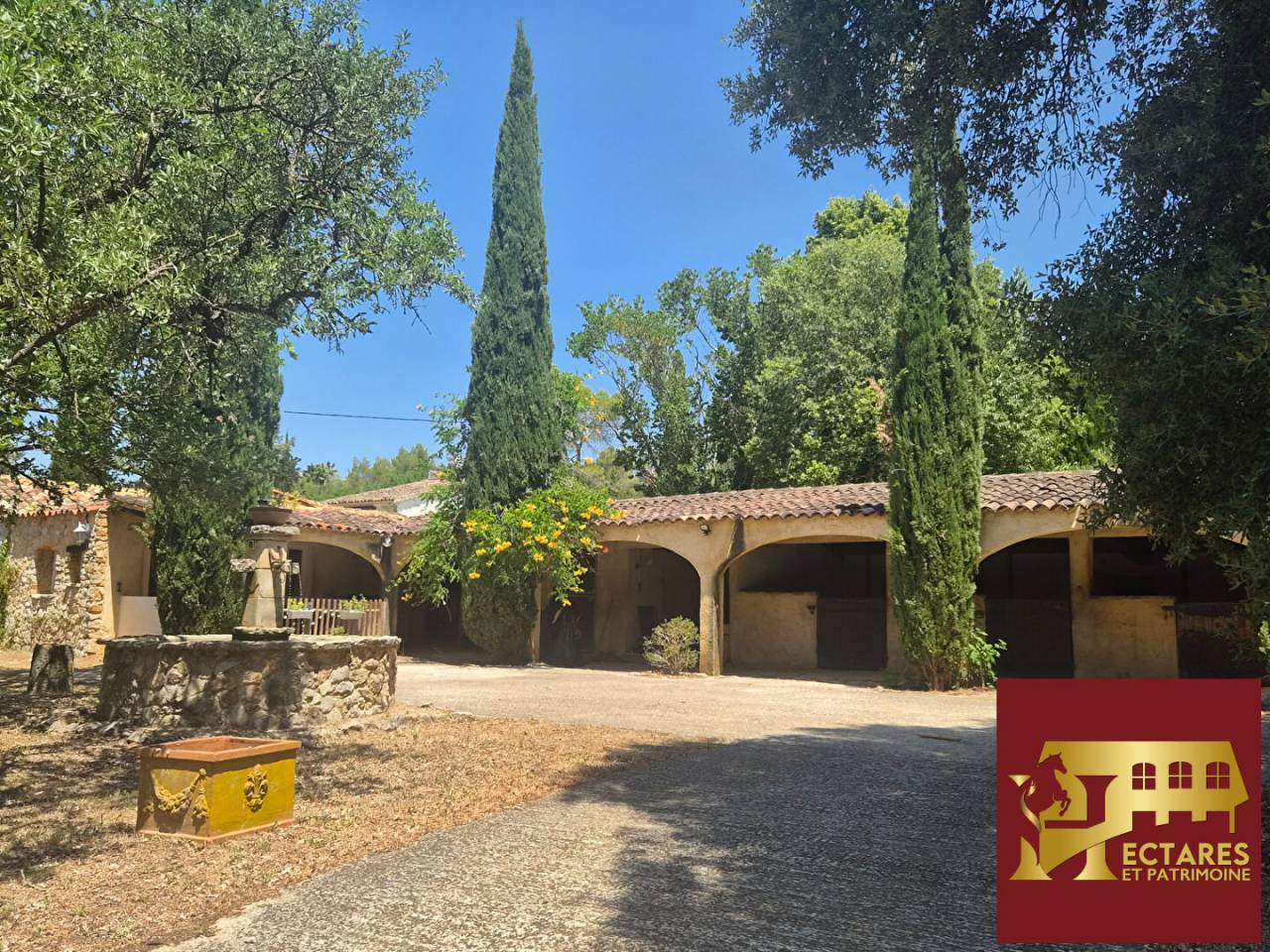 Albergue ecuestre En venta Var