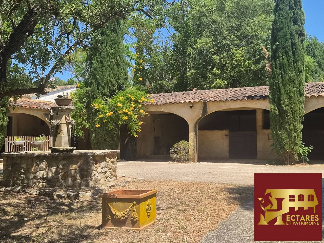 Albergue ecuestre En venta Var