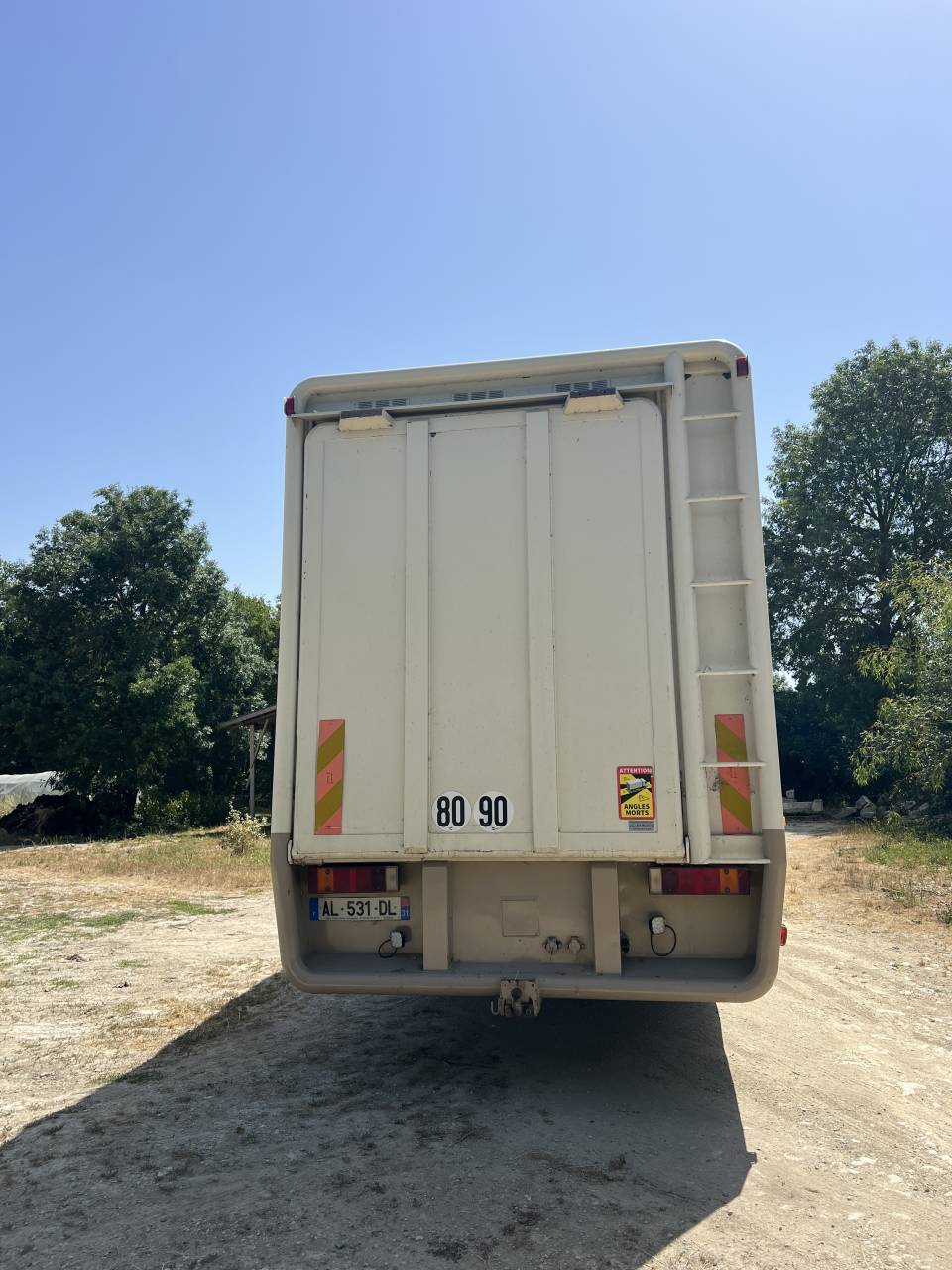 Cami&oacute;n para caballos Volvo Fl7 1995 De segunda mano
