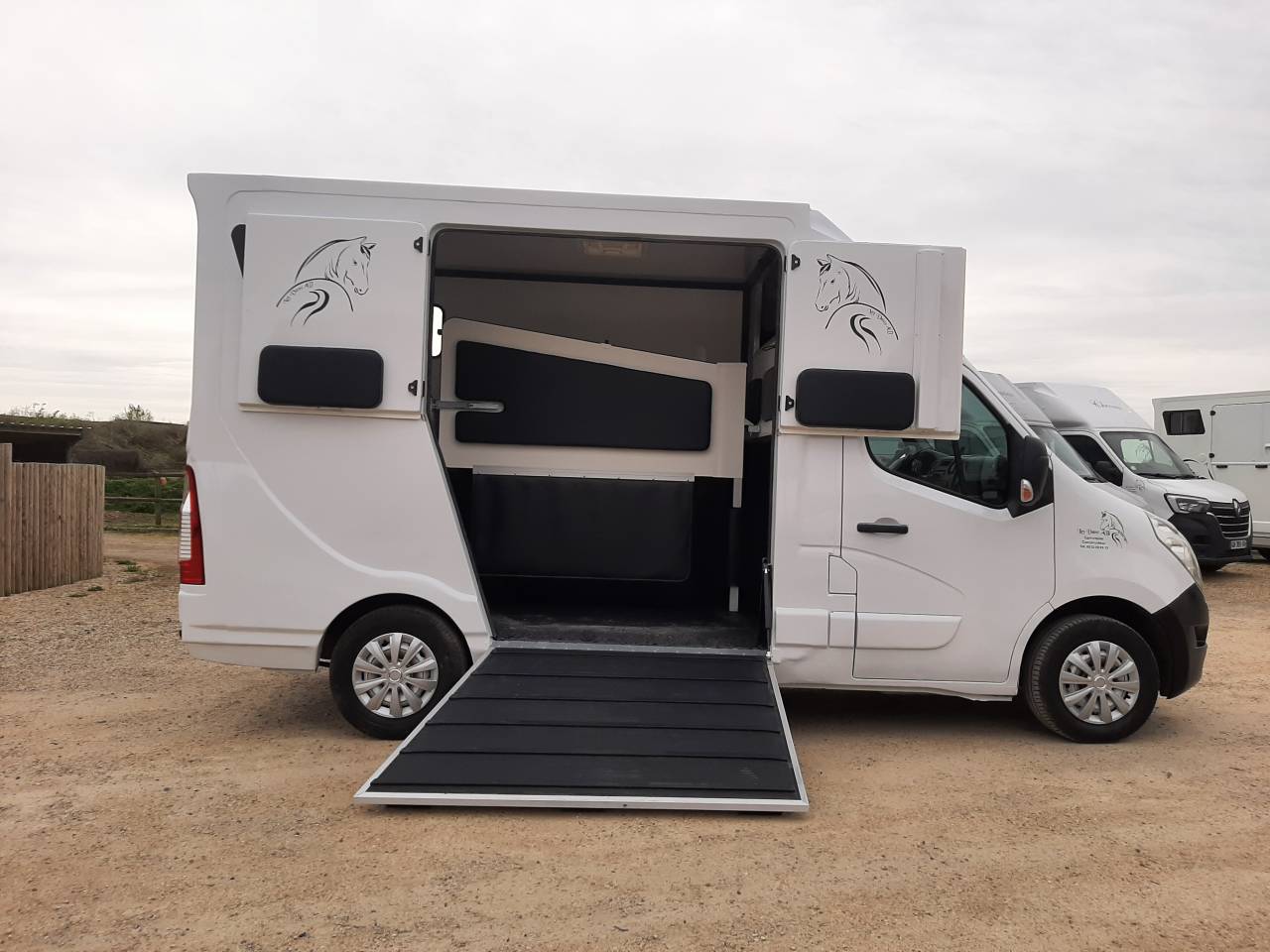 Furgoneta para caballos Renault Master  2017 De segunda mano