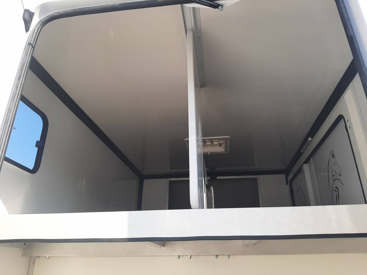 Furgoneta para caballos Renault Master 2018 De segunda mano