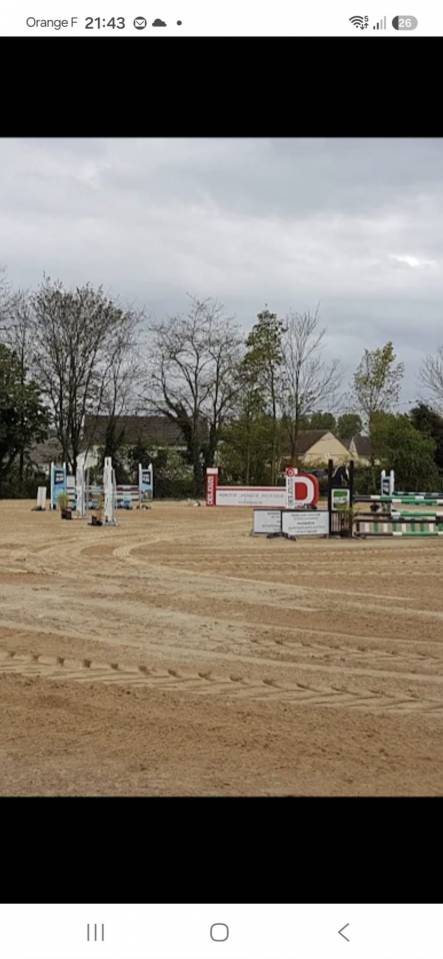 Cuadra de propietarios En venta Sarthe