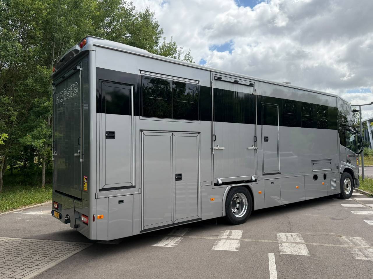 Cami&oacute;n para caballos Volvo VOLVO FM12 360ch 2023 Nuevo