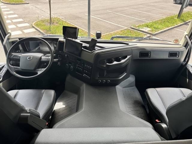 Cami&oacute;n para caballos Volvo VOLVO FM12 360ch 2023 Nuevo