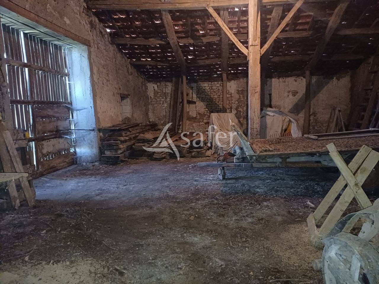Explotaci&oacute;n agr&iacute;cola En venta Charente Mar&iacute;timo