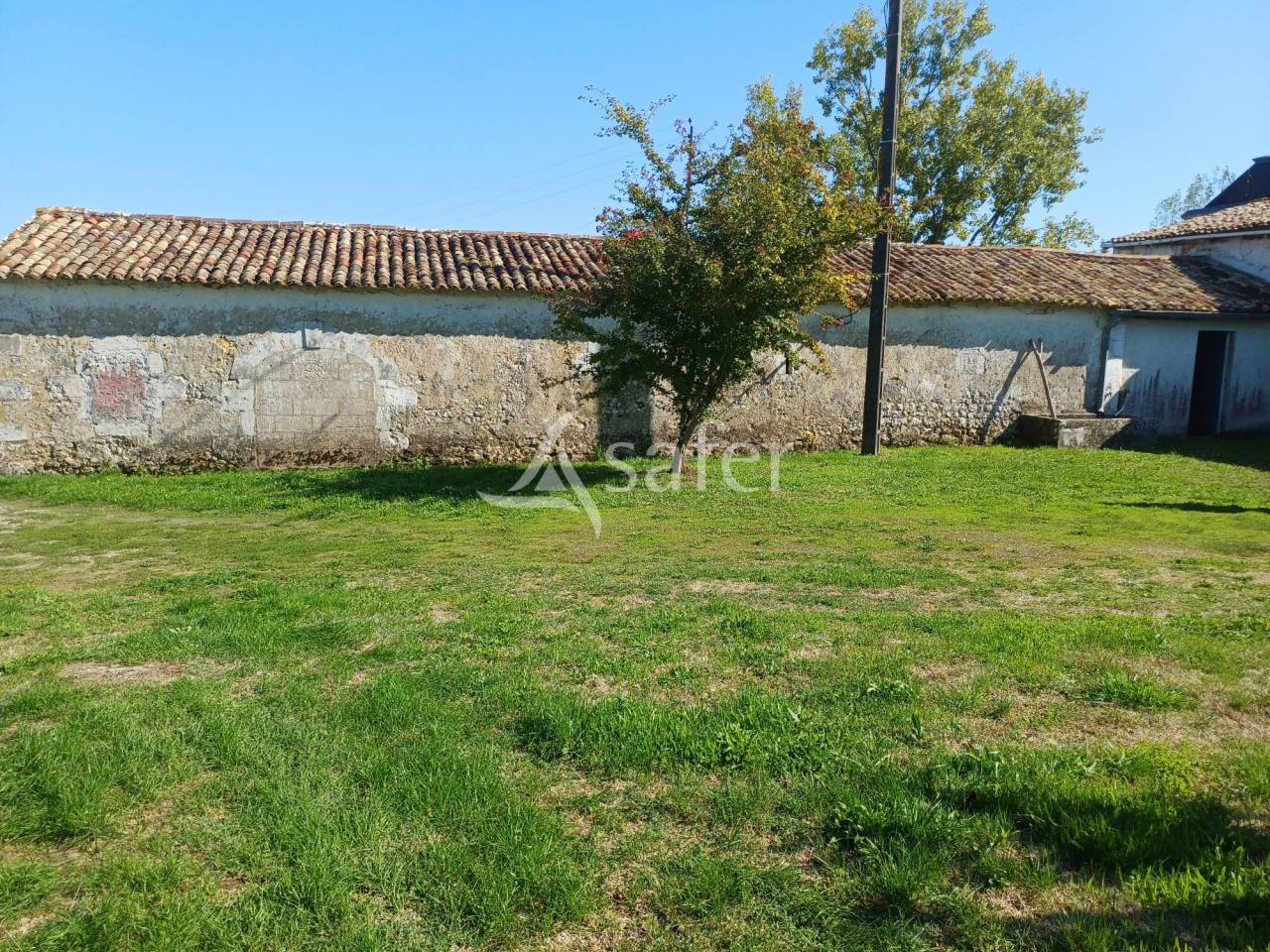Explotaci&oacute;n agr&iacute;cola En venta Charente Mar&iacute;timo