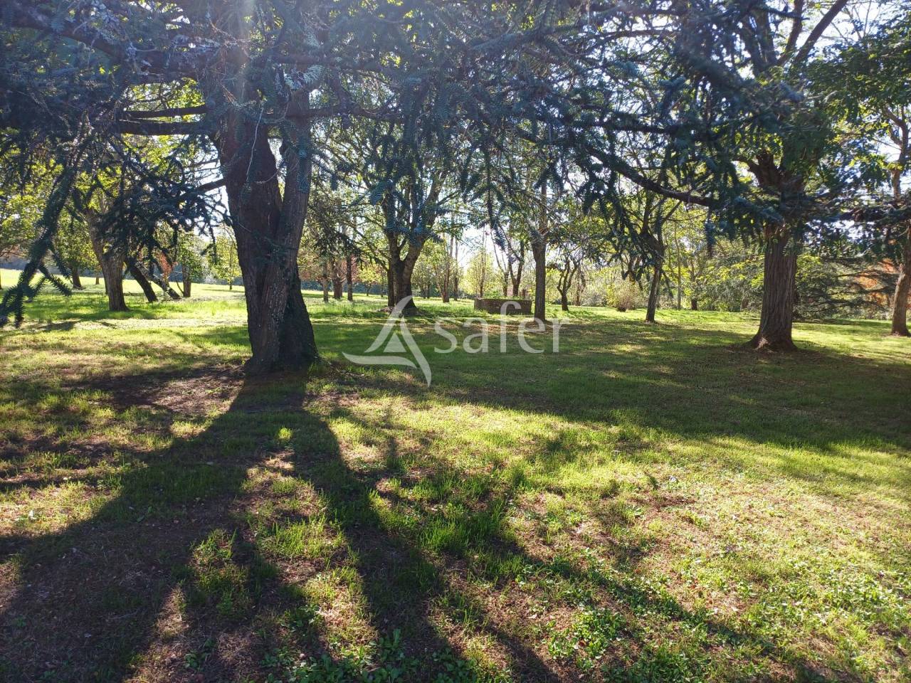 Explotaci&oacute;n agr&iacute;cola En venta Charente Mar&iacute;timo