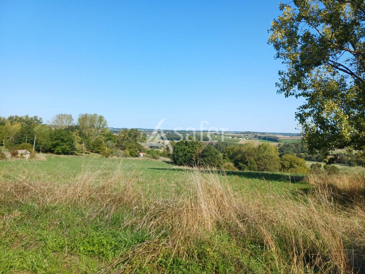 Explotaci&oacute;n agr&iacute;cola En venta Charente Mar&iacute;timo
