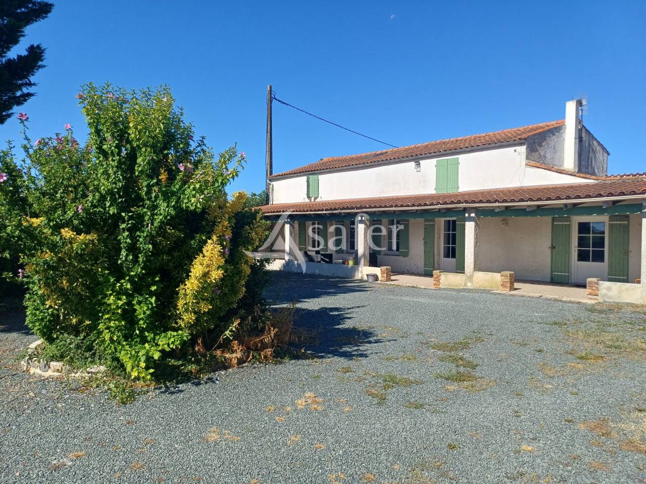 Explotaci&oacute;n agr&iacute;cola En venta Charente Mar&iacute;timo