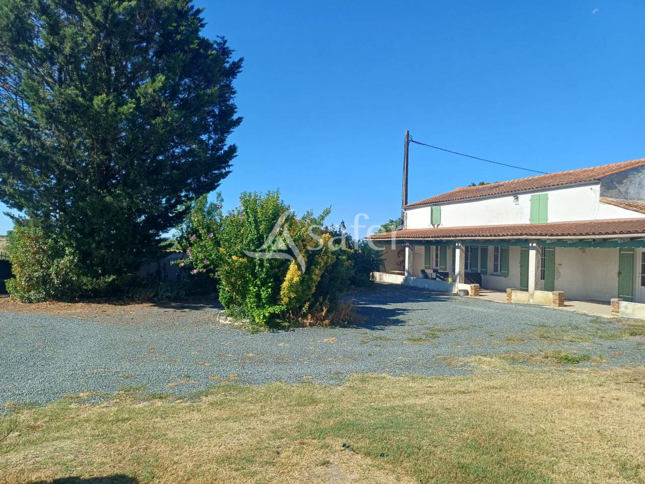 Explotaci&oacute;n agr&iacute;cola En venta Charente Mar&iacute;timo