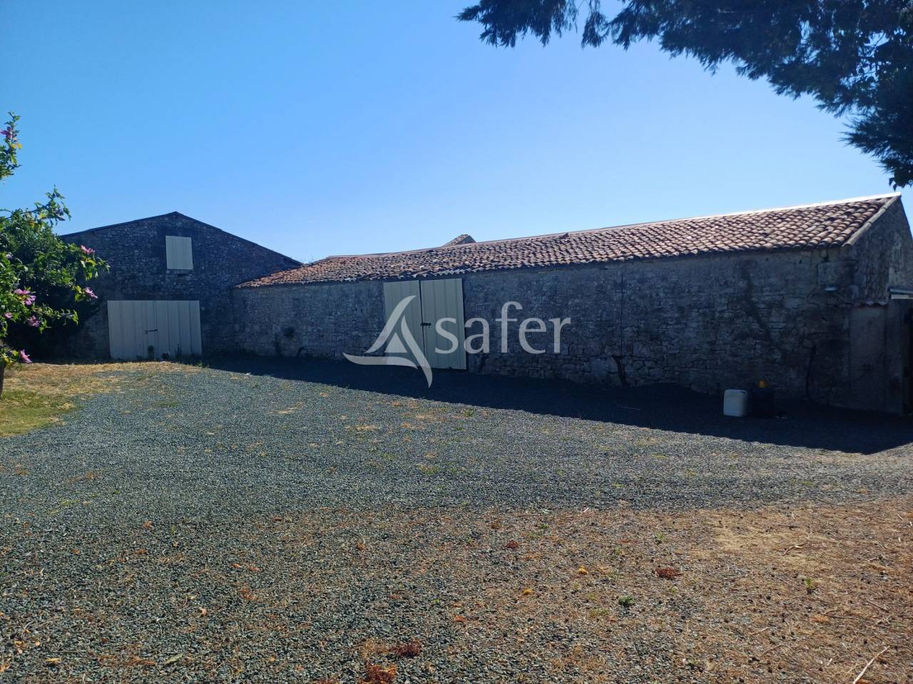 Explotaci&oacute;n agr&iacute;cola En venta Charente Mar&iacute;timo