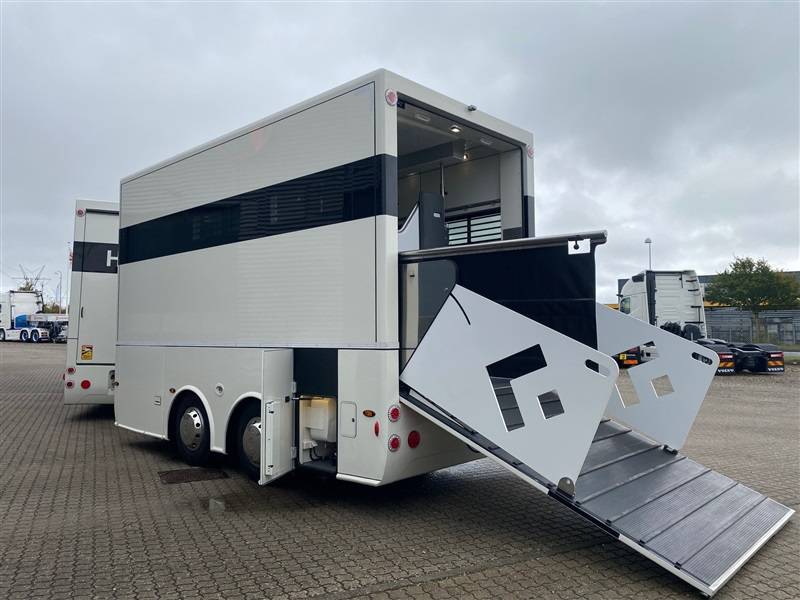 Cami&oacute;n para caballos Mercedes ketterer 2020 De segunda mano