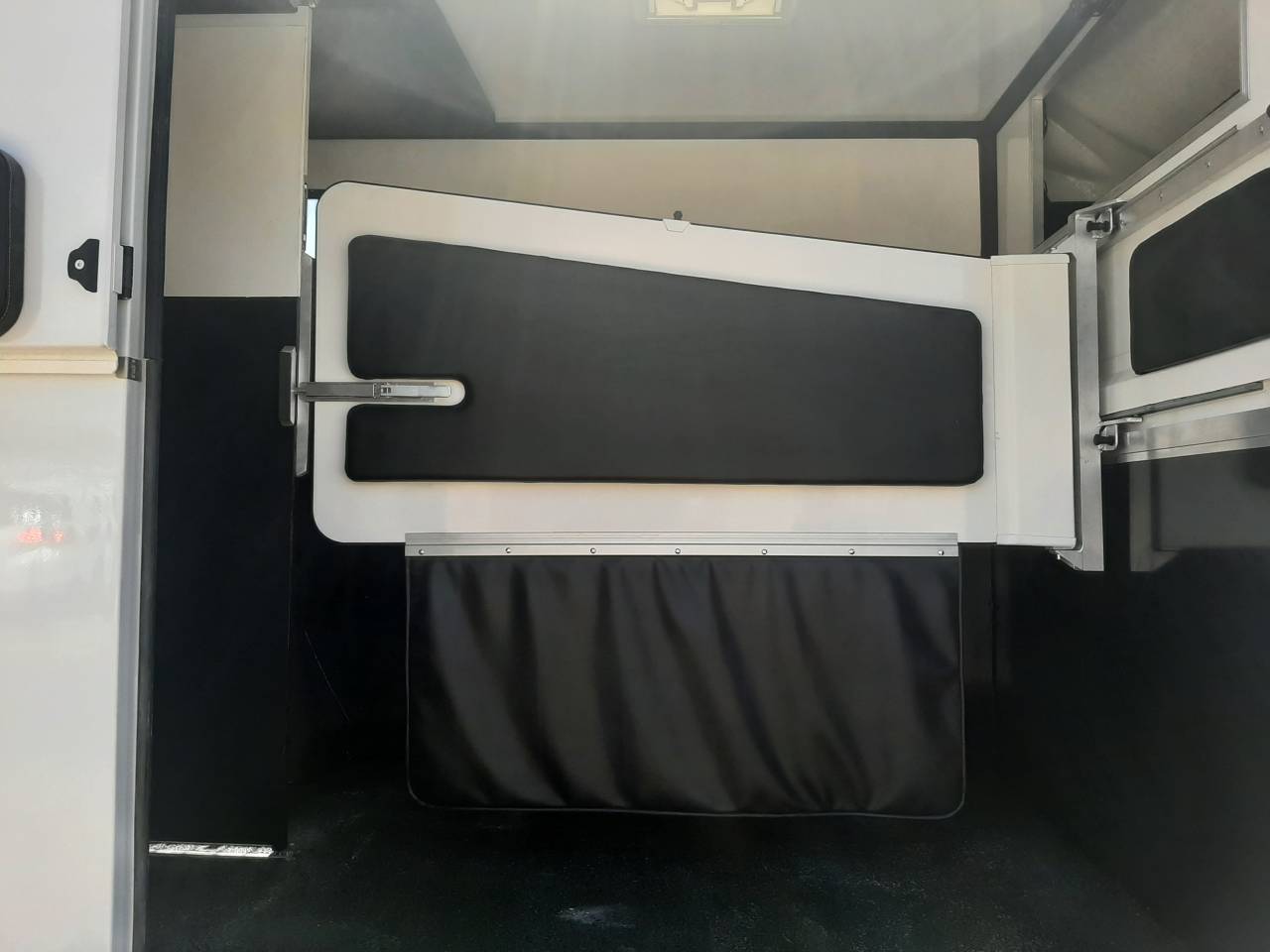Furgoneta para caballos Renault Master 2019 De segunda mano