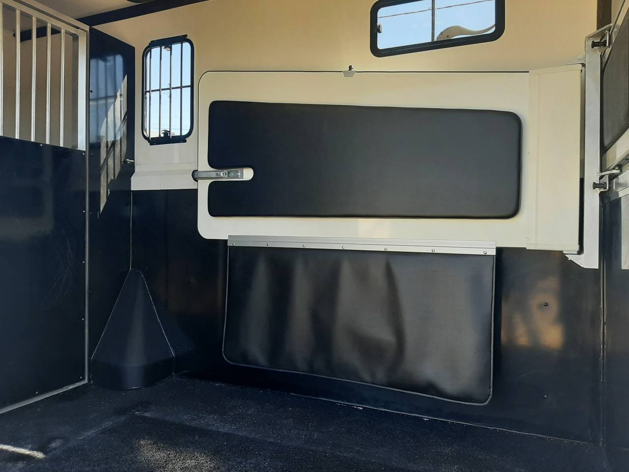Furgoneta para caballos Renault Master 2019 De segunda mano
