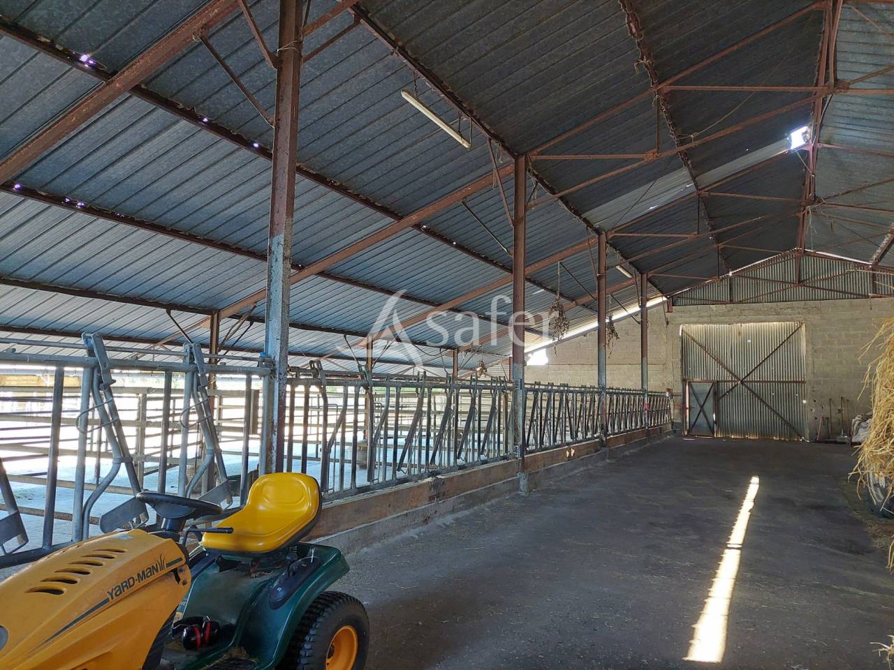 Explotaci&oacute;n agr&iacute;cola En venta Charente Mar&iacute;timo
