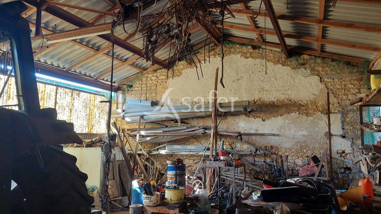 Explotaci&oacute;n agr&iacute;cola En venta Charente Mar&iacute;timo