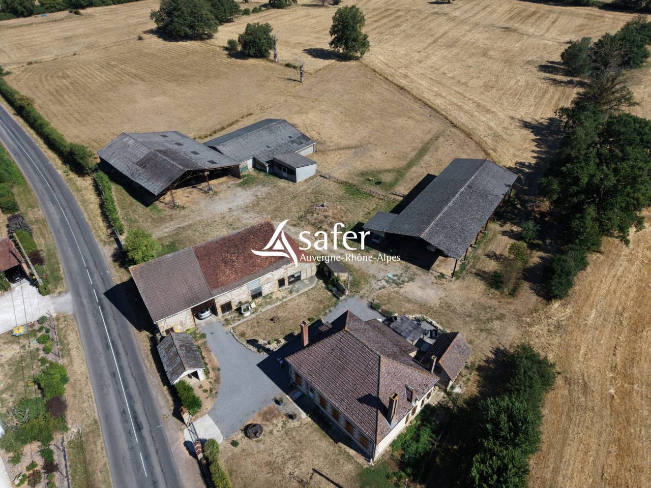 Explotaci&oacute;n agr&iacute;cola En venta Allier