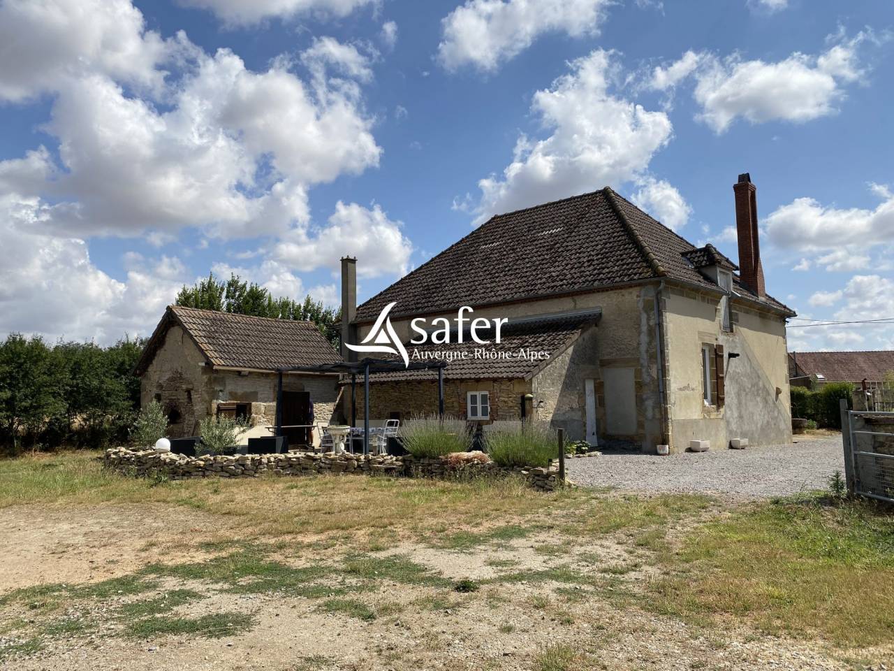 Explotaci&oacute;n agr&iacute;cola En venta Allier