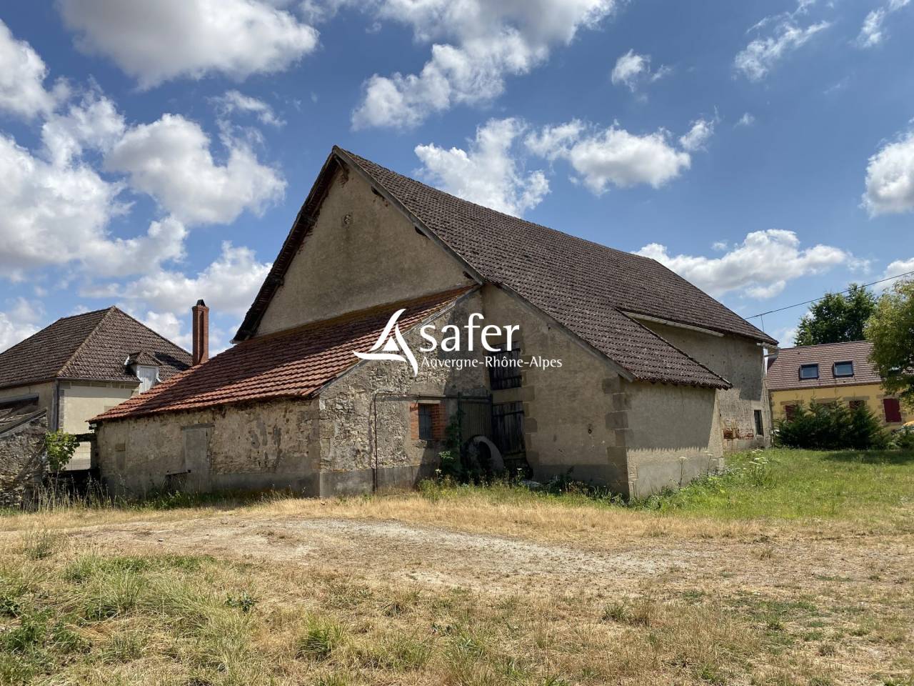 Explotaci&oacute;n agr&iacute;cola En venta Allier