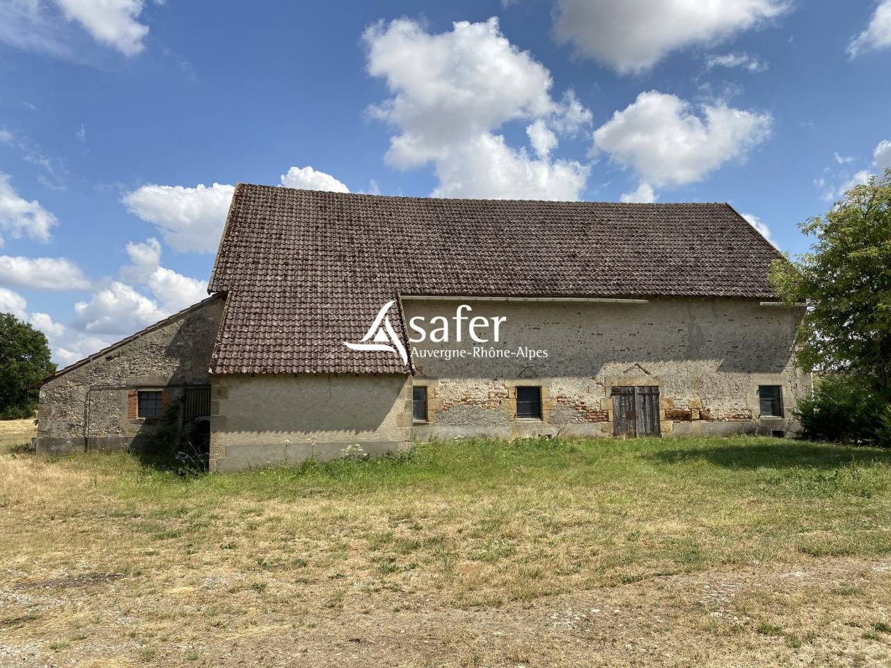 Explotaci&oacute;n agr&iacute;cola En venta Allier