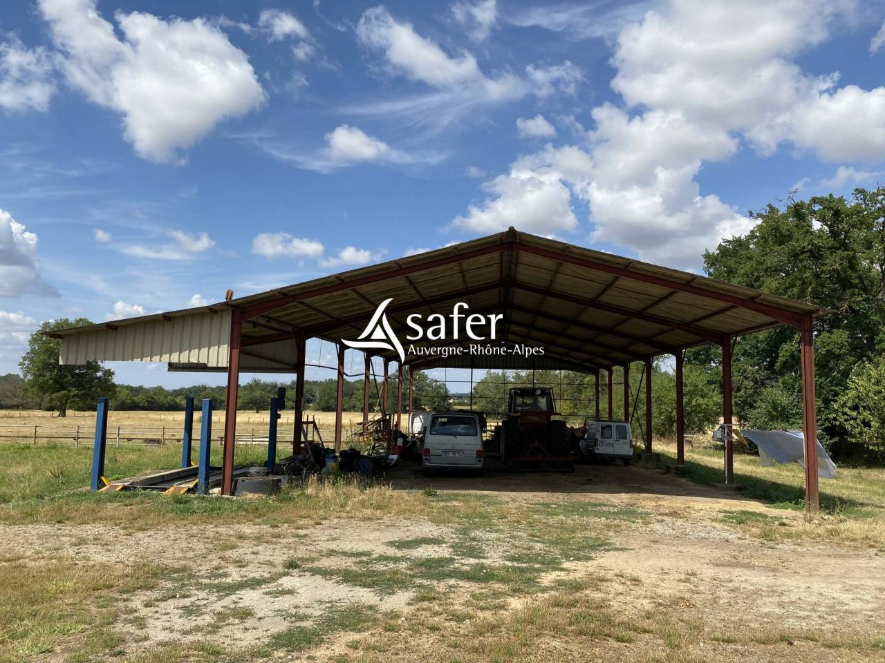 Explotaci&oacute;n agr&iacute;cola En venta Allier