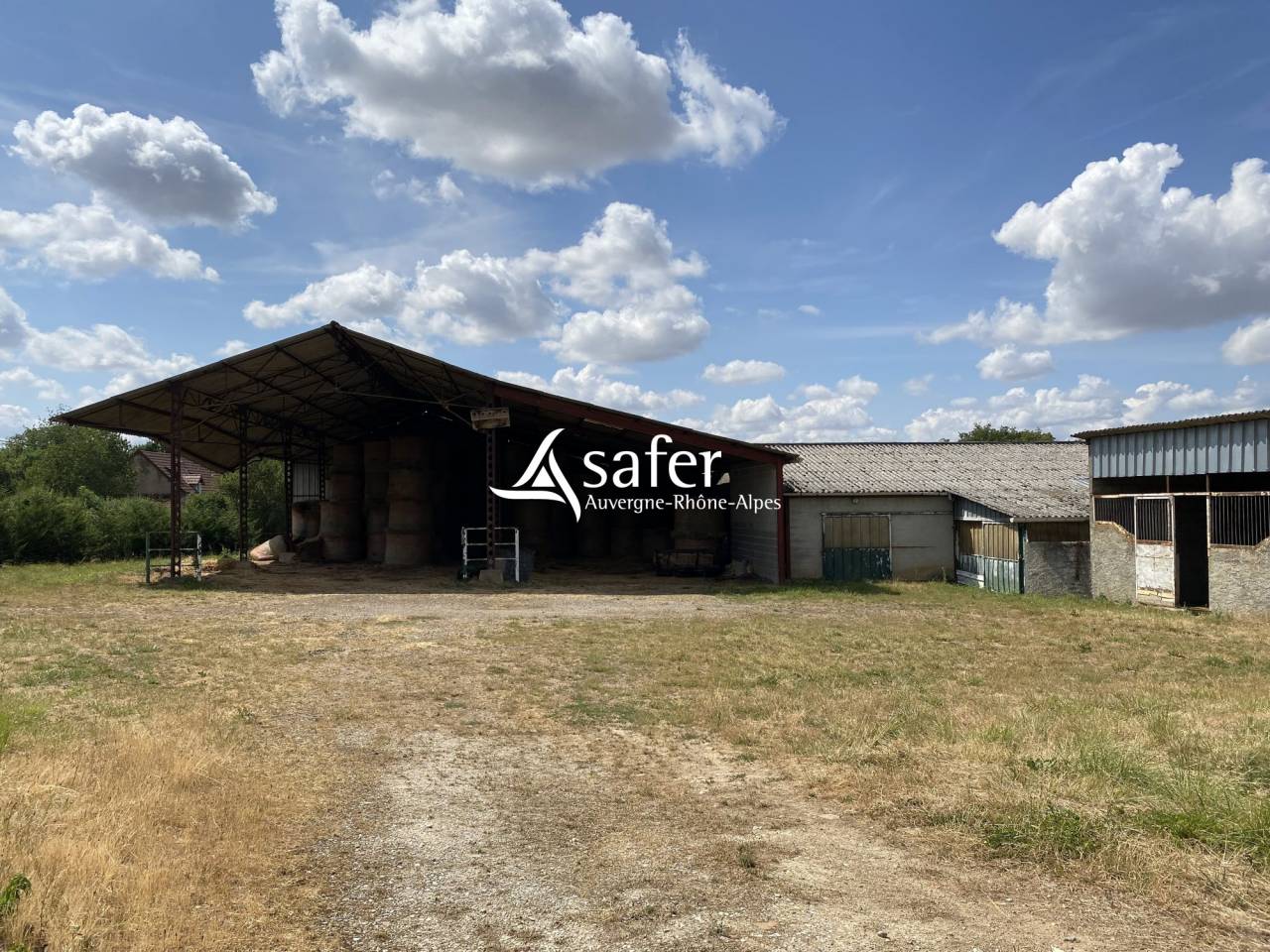 Explotaci&oacute;n agr&iacute;cola En venta Allier