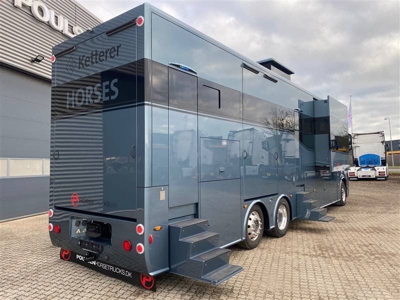Cami&oacute;n para caballos Mercedes ketterer 2021 De segunda mano
