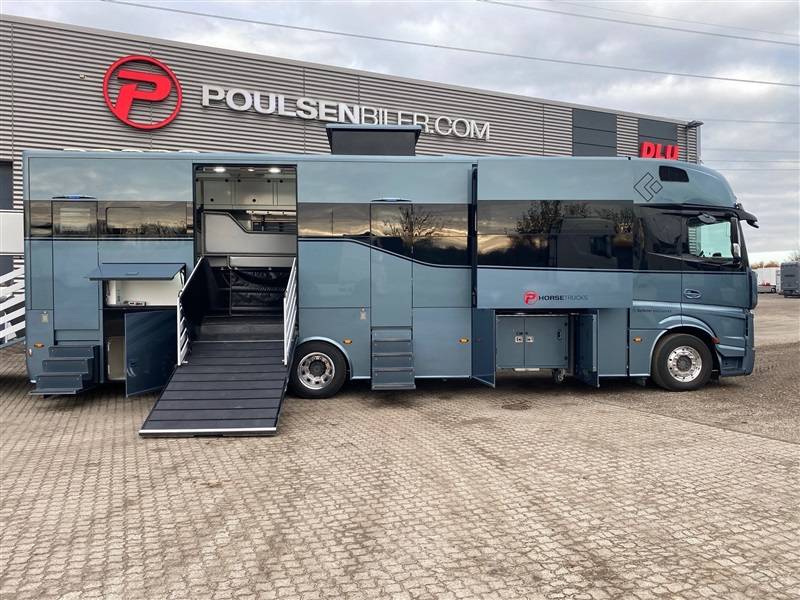 Cami&oacute;n para caballos Mercedes ketterer 2021 De segunda mano