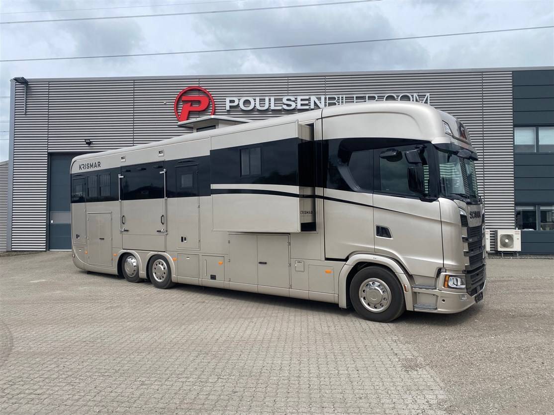 Cami&oacute;n para caballos Scania krismar 2023 De segunda mano