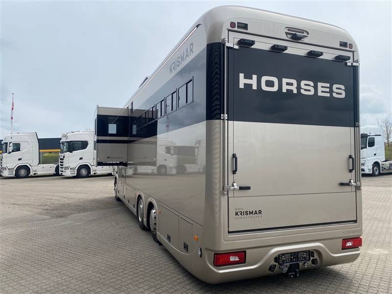 Cami&oacute;n para caballos Scania krismar 2023 De segunda mano