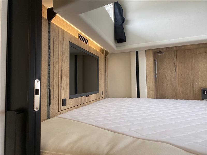 Cami&oacute;n para caballos Scania krismar 2023 De segunda mano