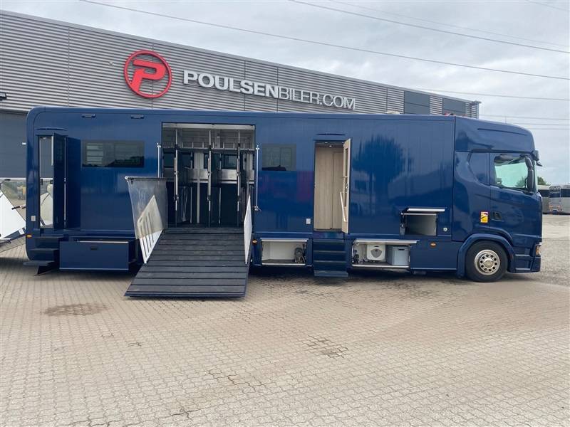 Cami&oacute;n para caballos Scania STX 2023 De segunda mano