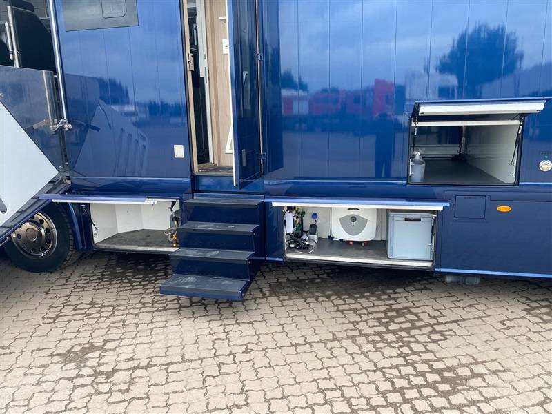 Cami&oacute;n para caballos Scania STX 2023 De segunda mano