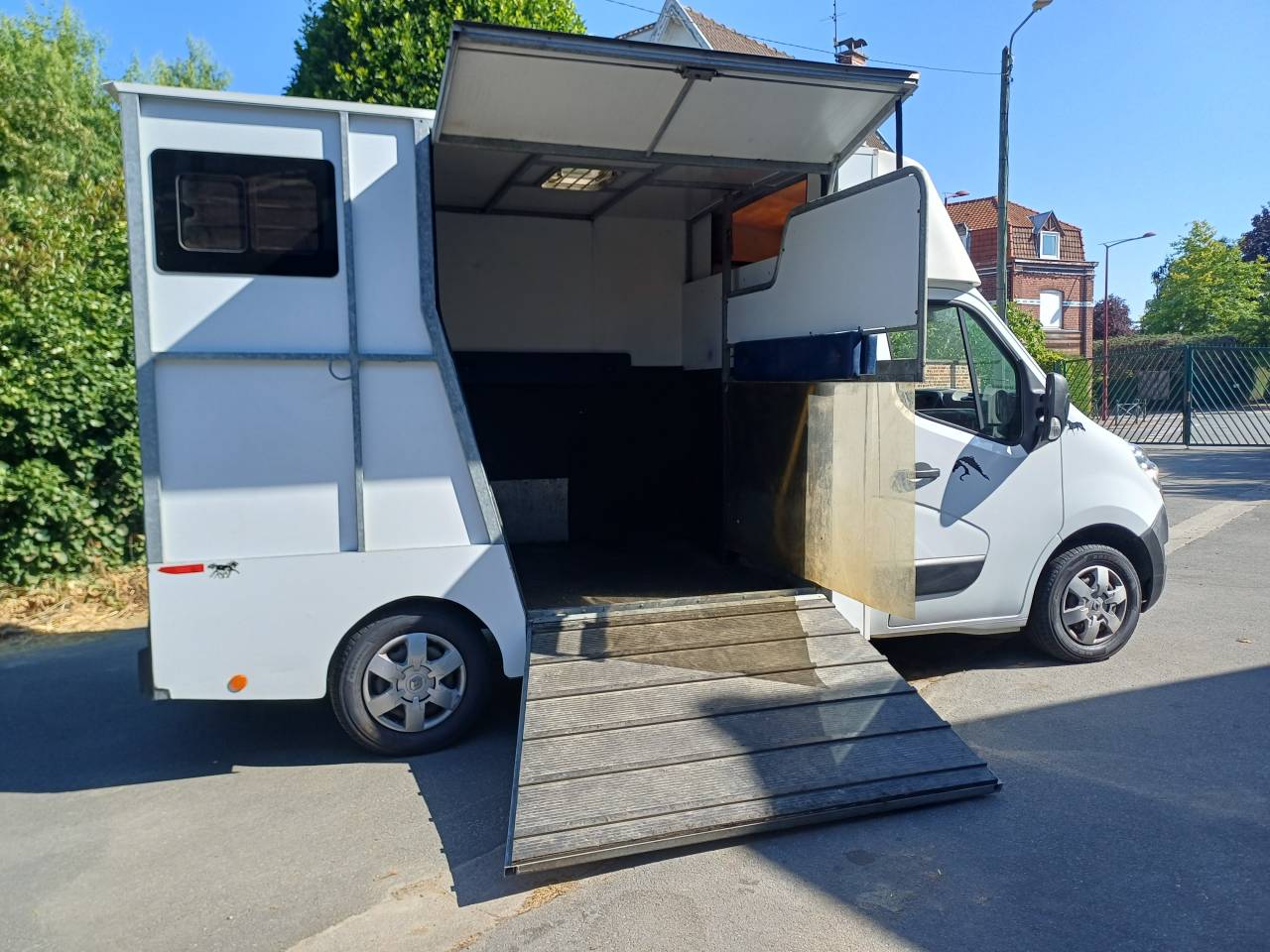 Furgoneta para caballos Renault Master 2013 De segunda mano