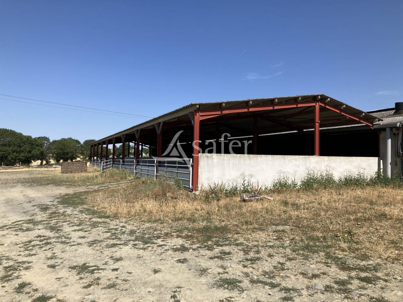 Explotaci&oacute;n porcina En venta Vend&eacute;e
