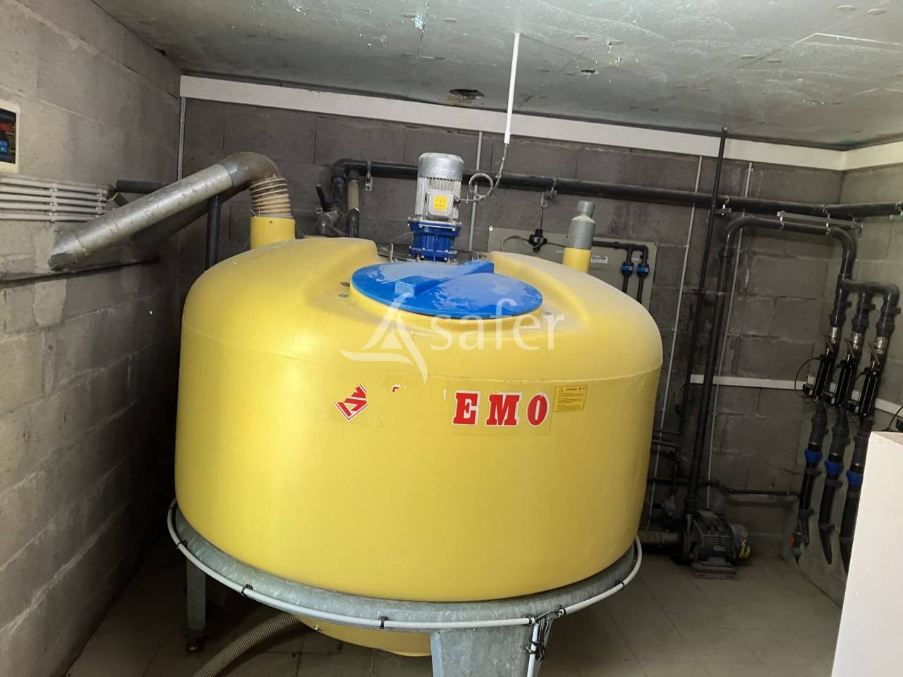 Explotaci&oacute;n porcina En venta Vend&eacute;e