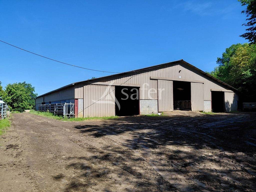 Explotaci&oacute;n agr&iacute;cola En venta Corr&egrave;ze