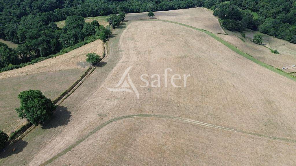 Explotaci&oacute;n agr&iacute;cola En venta Corr&egrave;ze