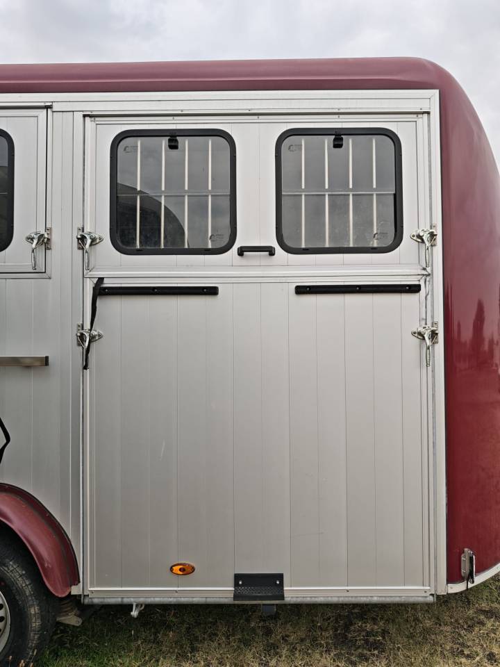 Van caballos Cheval Libert&eacute; CHEVAL LIBERTE MAXI 4  4 Caballos 2022 De segunda mano