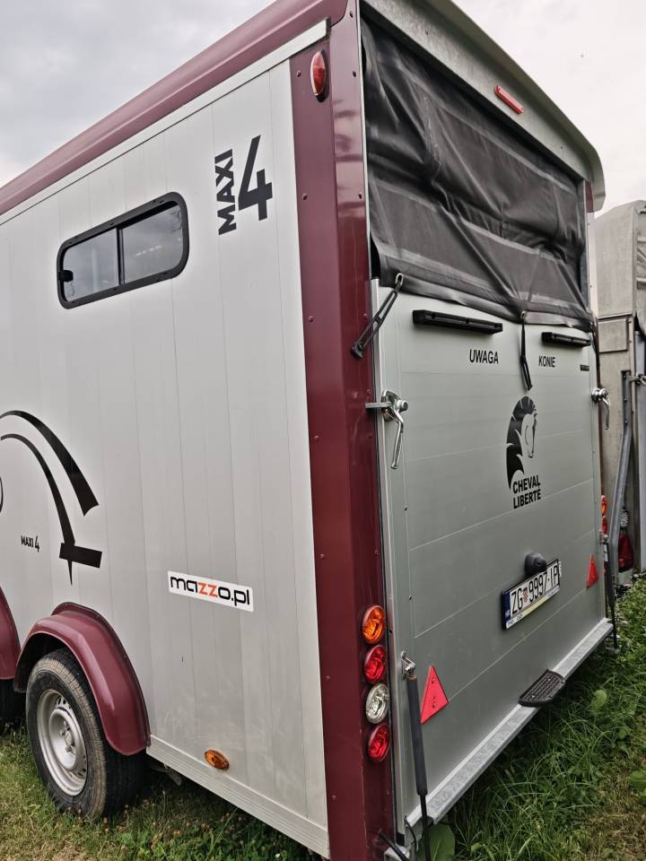 Van caballos Cheval Libert&eacute; CHEVAL LIBERTE MAXI 4  4 Caballos 2022 De segunda mano