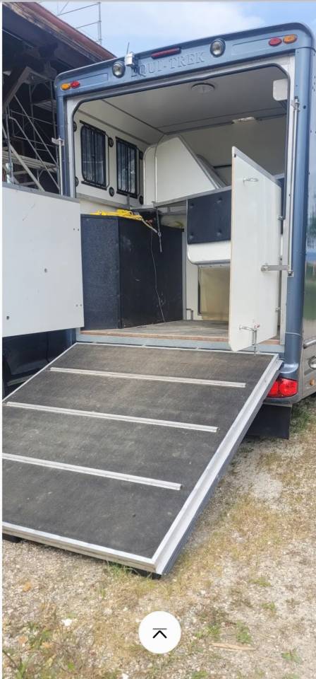 Cami&oacute;n para caballos Isuzu Equitrek 2025 De segunda mano