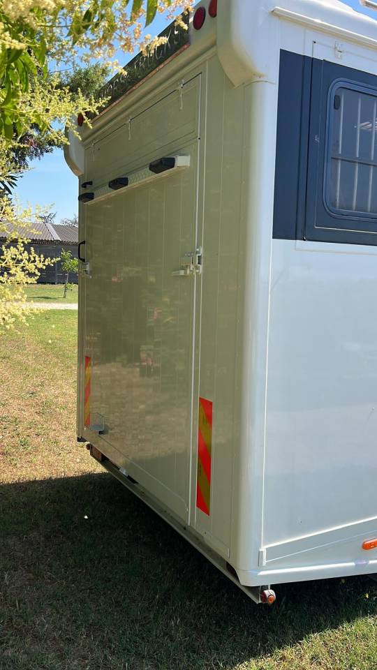 Van caballos Steinsberger 3 chevaux  3 Caballos 2015 De segunda mano
