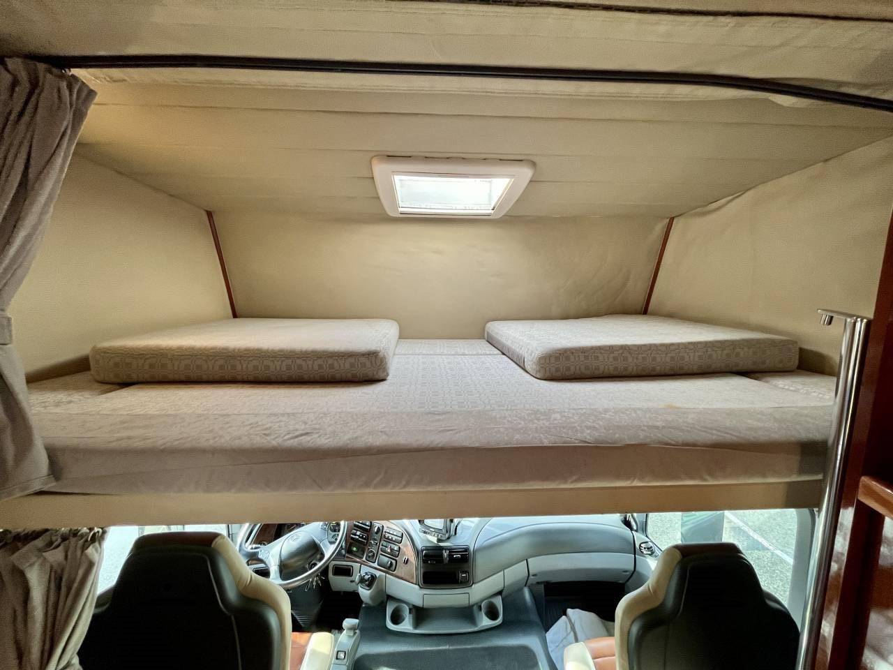 Cami&oacute;n para caballos Mercedes Mercedes Actros JK 2008 De segunda mano