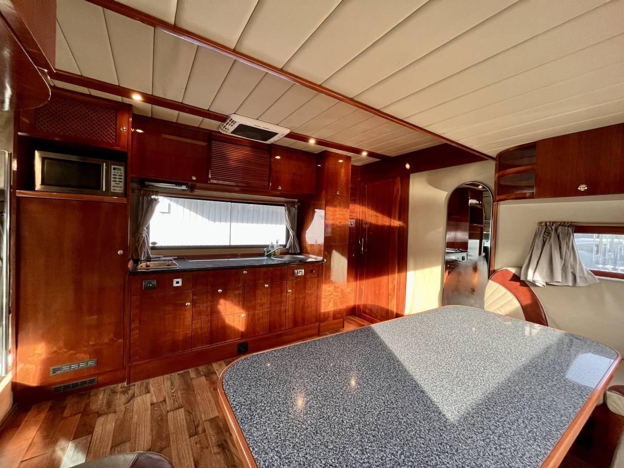 Cami&oacute;n para caballos Mercedes Mercedes Actros JK 2008 De segunda mano
