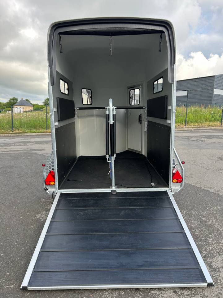 Van caballos Cheval Libert&eacute; Gold 3 luxe 2 Caballos 2026 Nuevo