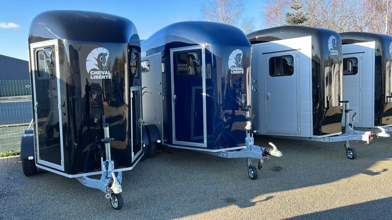 Van caballos Cheval Libert&eacute; Gold 3 luxe 2 Caballos 2026 Nuevo